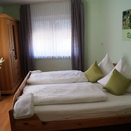 Gästezimmer / Weingut Peter-3
