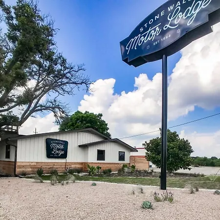 Stonewall Motor Lodge-3