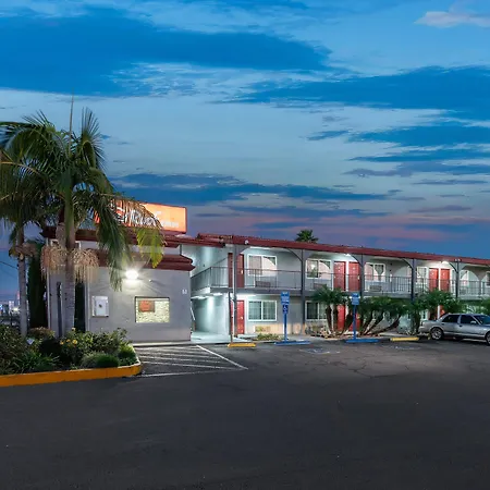 Red Roof Inn Los Angeles - Bellflower-2