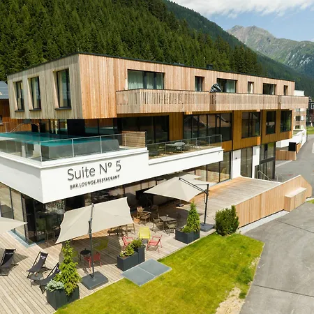 All-Suite Resort Paznaun-2