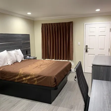 Pacific Inn Anaheim-3