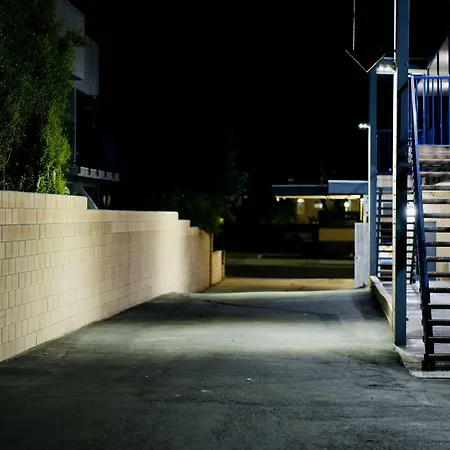 Red Carpet Motel By Ontario-3