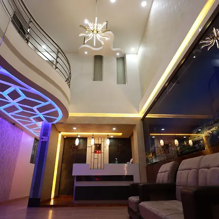 Silver Suite-3