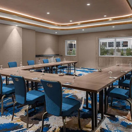 Courtyard By Marriott Calgary Downtown-3
