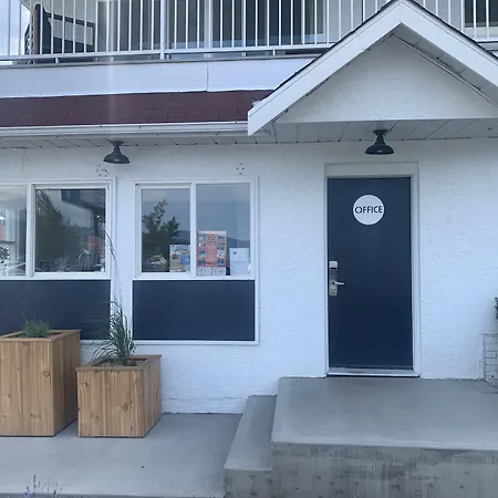 Kettle Valley Beach Resort-3