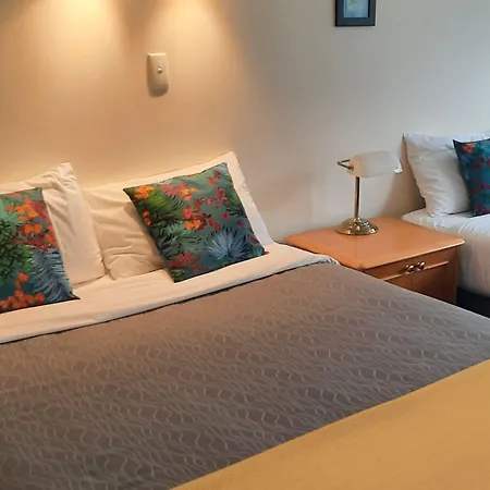 Pembrooke Motor Lodge-3
