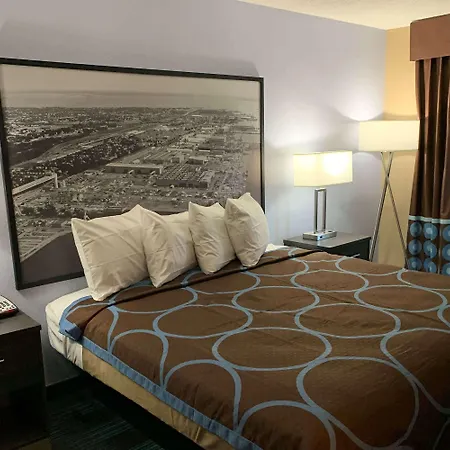 Super 8 By Wyndham Newport News-3