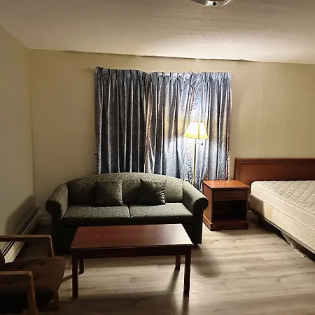 Uptown Motel-2