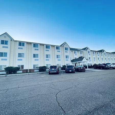 Welcome Inn & Suites-3