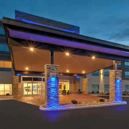 Holiday Inn Express & Suites - Milan - Sandusky Area By Ihg-2