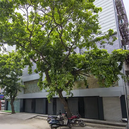 Treebo Royal Comfort-2