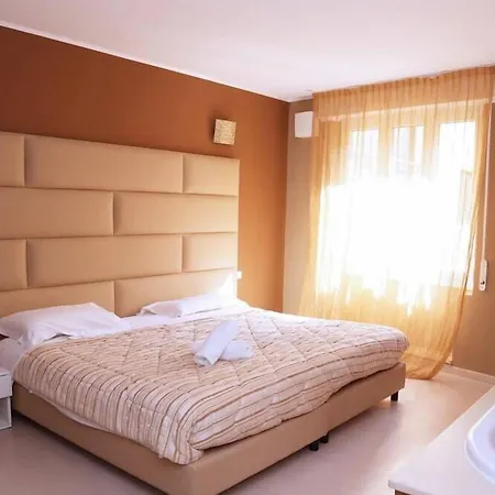 Hotel Globo Suite-Correnti Hotels-3