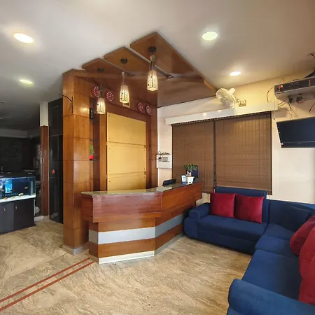 Blue Bliss Hotels By Pph Living Infantry Road-2