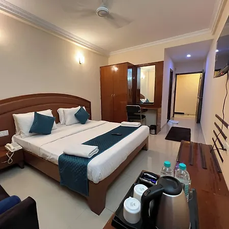 Blue Bliss Hotels By Pph Living Infantry Road-3