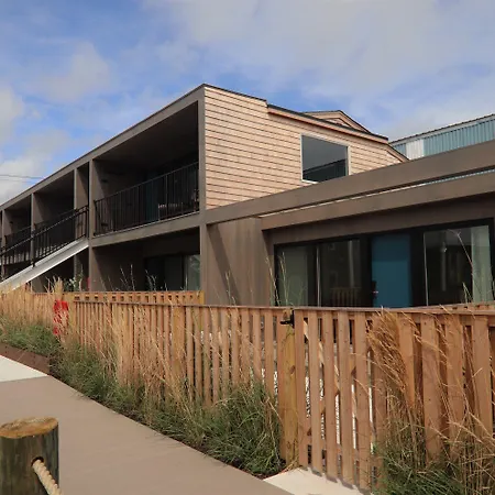 The Shoals Suites & Slips-2