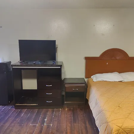 Best Inn & Suites-2