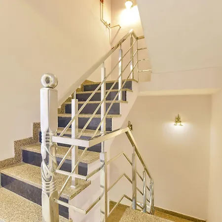 Fabhotel Dhruv Nanda-3