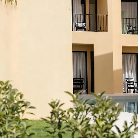 Marea Luxury Suites-3