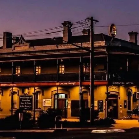 Oriental Hotel Tumut-3