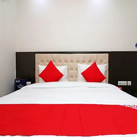 Oyo 22979 Saffron Hotel-2
