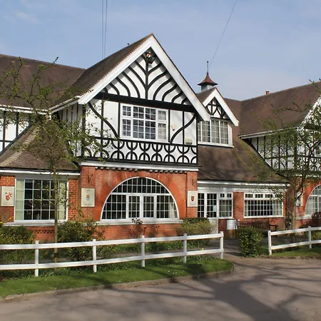 St George'S Lodge, Bisley-2