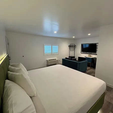Hotel Rudra - Hollywood-3