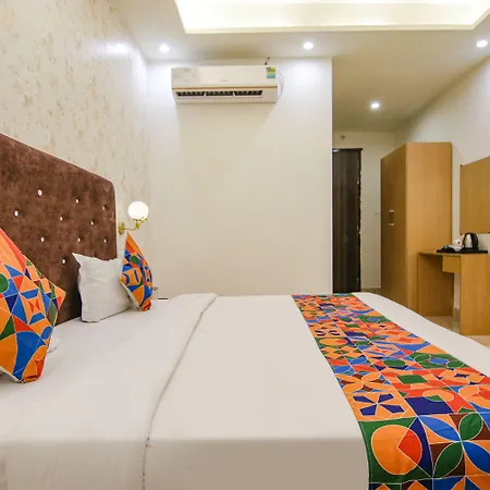 Fabhotel Crown Star-3