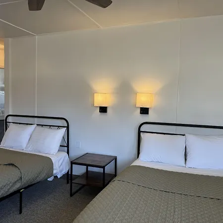 Eastern Sierra Motor Lodge-3