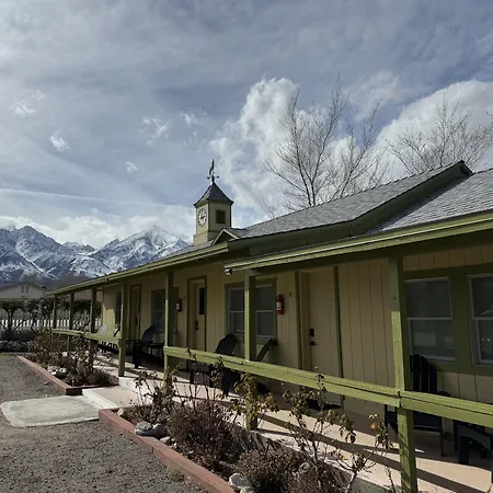 Eastern Sierra Motor Lodge-2
