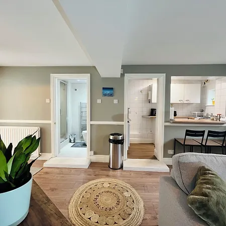 Mossley Hill Retreat-3