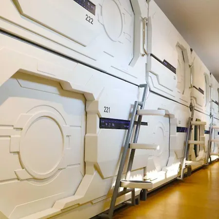 Whiz Capsule Hotel Thamrin Jakarta-3