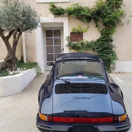 Maison 1634 - Climatisation, piscine, parking, centre ville, petit-dejeuner compris-3