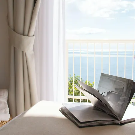 Una Villa - Amalfi Boutique Rooms B&B-3