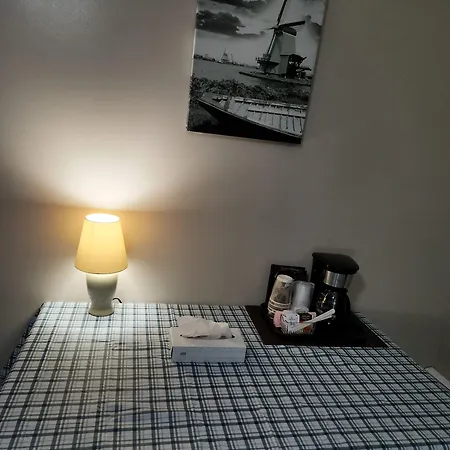 Midway Motel-2