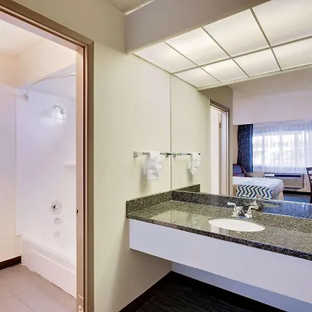 Travelodge By Wyndham Aberdeen-3