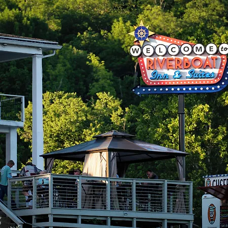 Riverboat Inn & Suites-3
