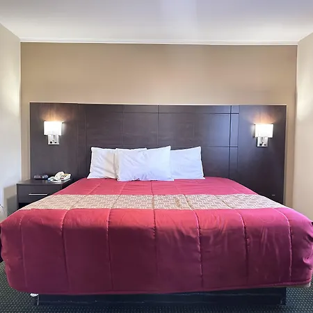 Colonial House Motor Inn-3