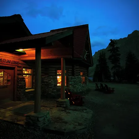 The Lodge At Bow Lake-2