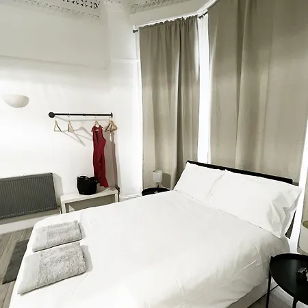 Erin Court Mansion - Rm 11-2