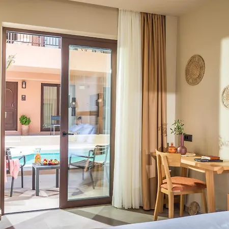 Hotel Pyriá-2