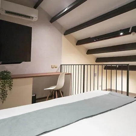 Hotel Calmo Hamilton-3