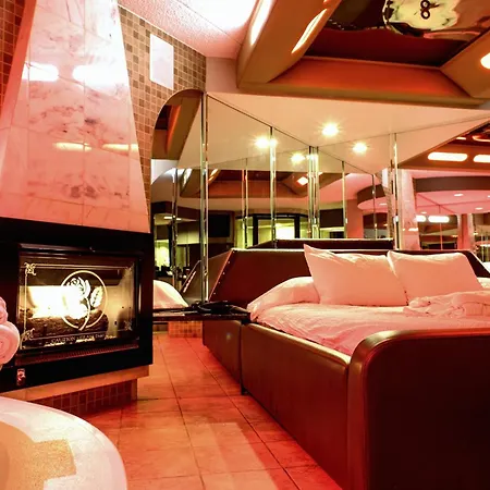 Essence Suites-2