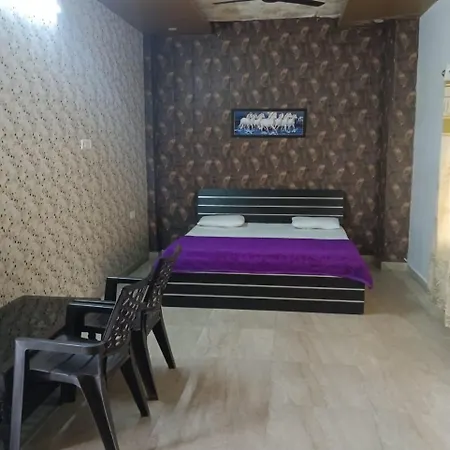 Hotel Tirupati Lawn-2