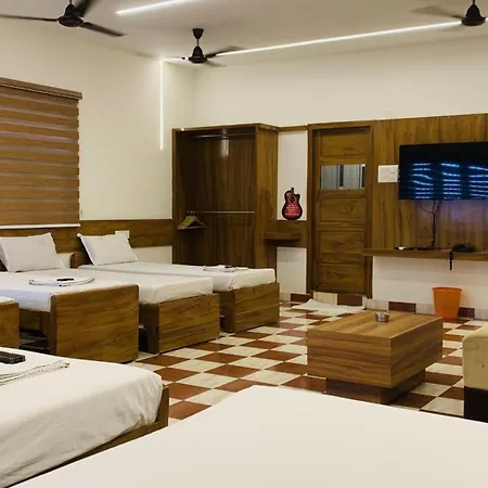 Hotel National Tourist Home-3