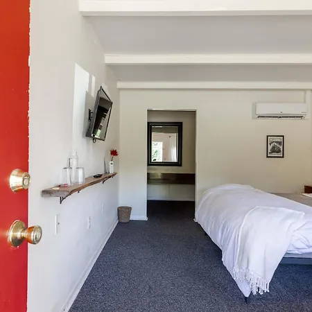 The Billy Motel King Room With Retro Charm-3