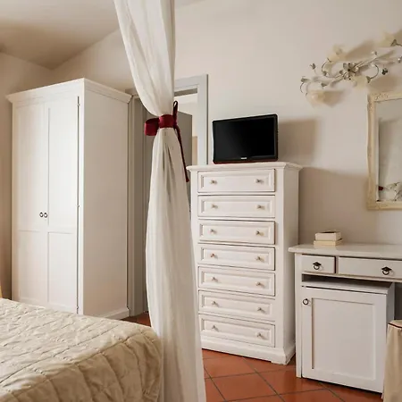 Hotel & Restaurant Casolare Le Terre Rosse-2