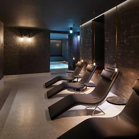 Taj 51 Buckingham Gate Suites And Residences-3