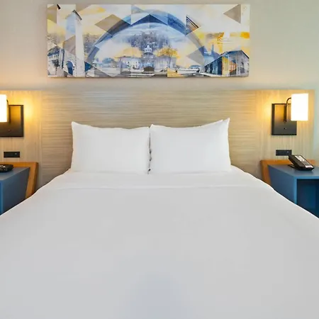 Comfort Inn Kingston - Highway 401-3