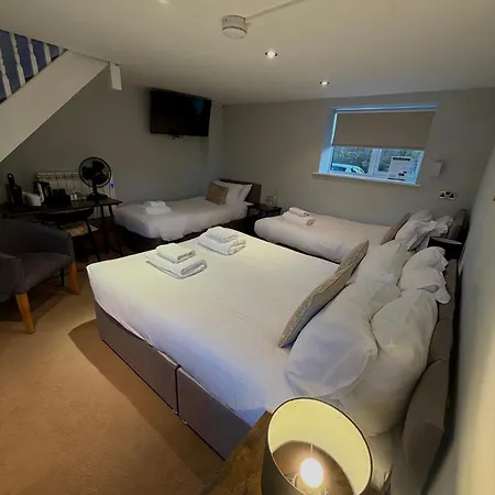 Rylands Farm Guest House-3