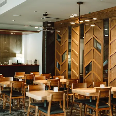 Four Points by Sheraton Lévis Convention Centre-3